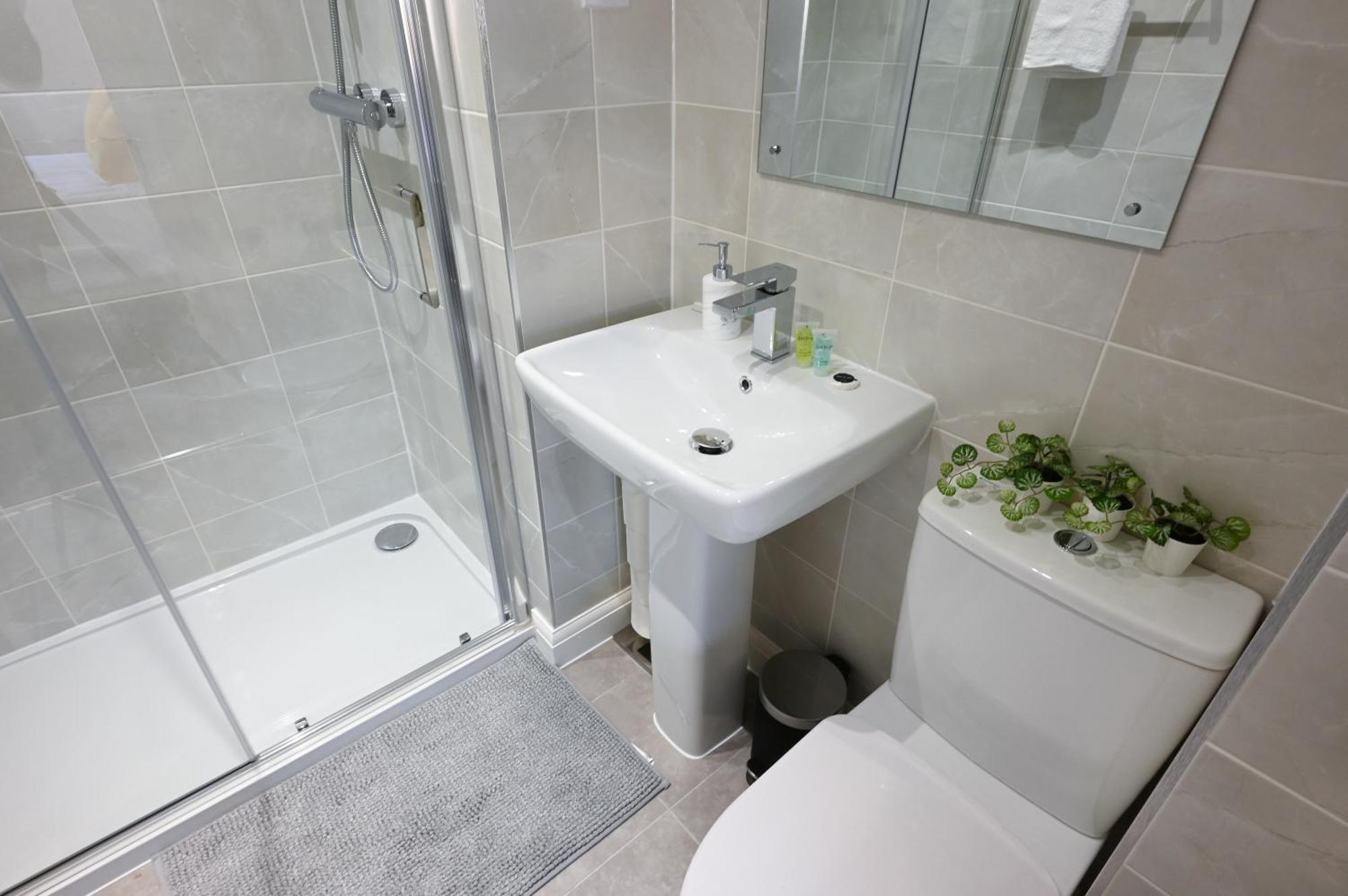 Luxury 4 Bed House With Gated Parking In The Heart Of Birmingham!公寓 外观 照片